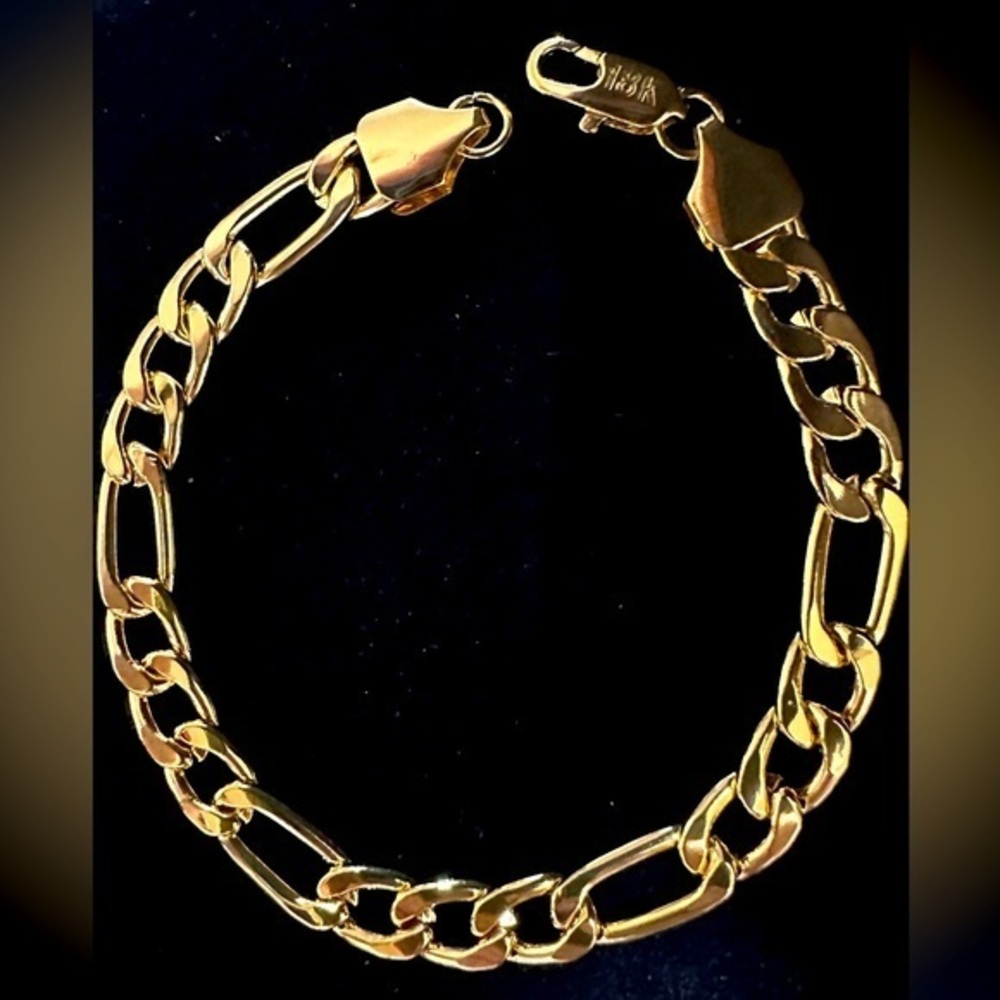 18K 8MM Italian Figaro Gold Chain Bracelet 8.25”